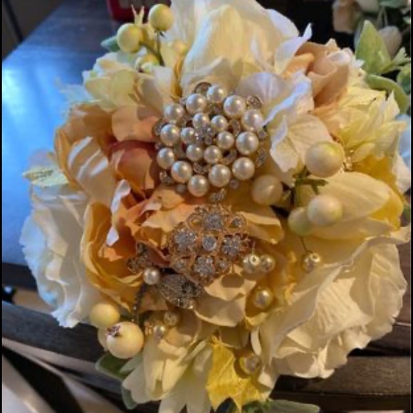 3 Bridesmaid Brooch Bouquets - Picture 4 of 5